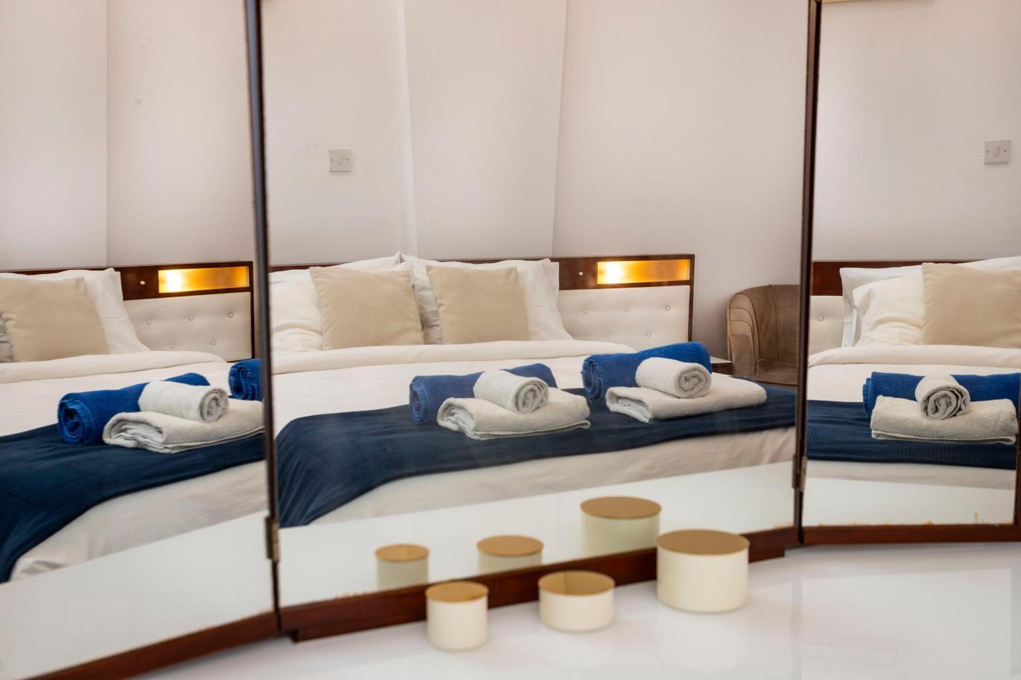 1-80 Collection By Trulycyprus Appartement
